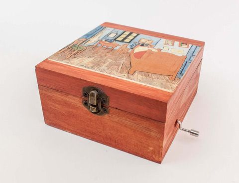 Caja con fotografía en la tapa